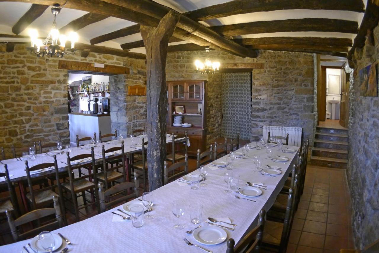 Albergue Restaurante De Artieda Buitenkant foto