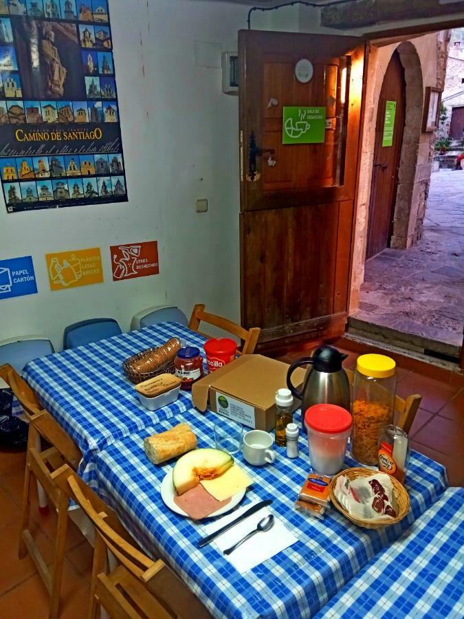 Albergue Restaurante De Artieda Buitenkant foto