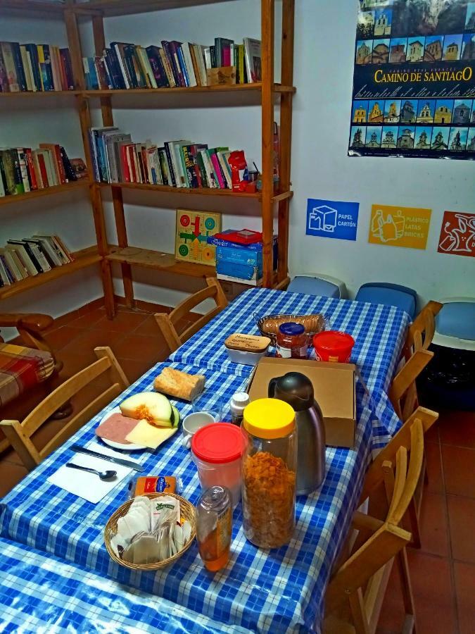 Albergue Restaurante De Artieda Buitenkant foto